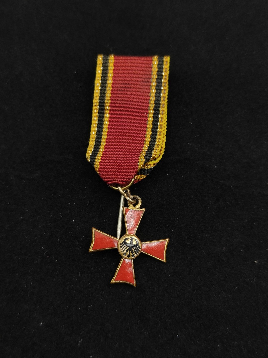 全场0元起拍 第48期 咸鱼国勋章拍卖专场 4月19日（周三）下午6：00开始 西德联邦十字勋章迷你章