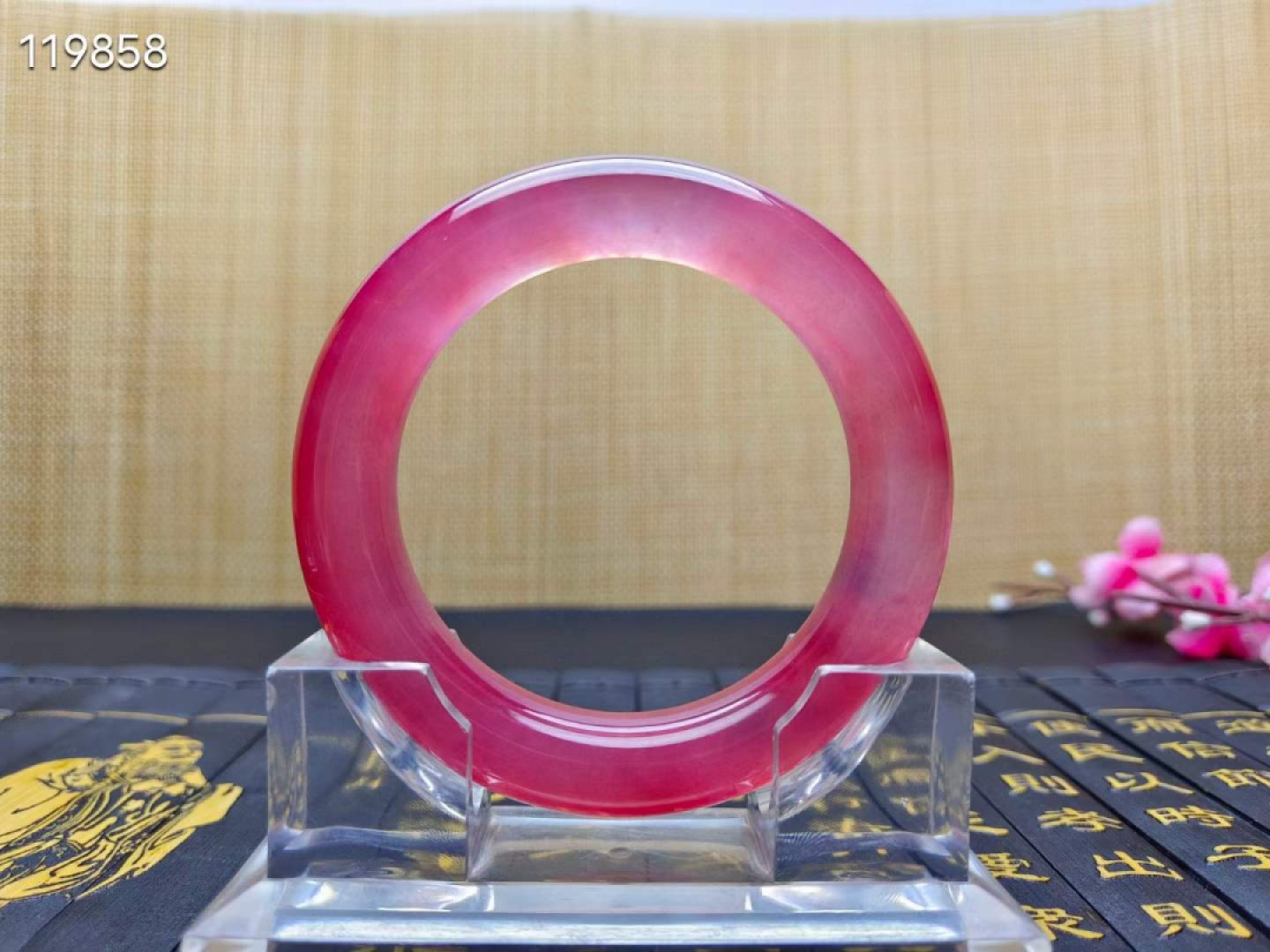 龙石种桃红翡翠手镯一对，水头超好，莹光感超强，重99.3/90.4克