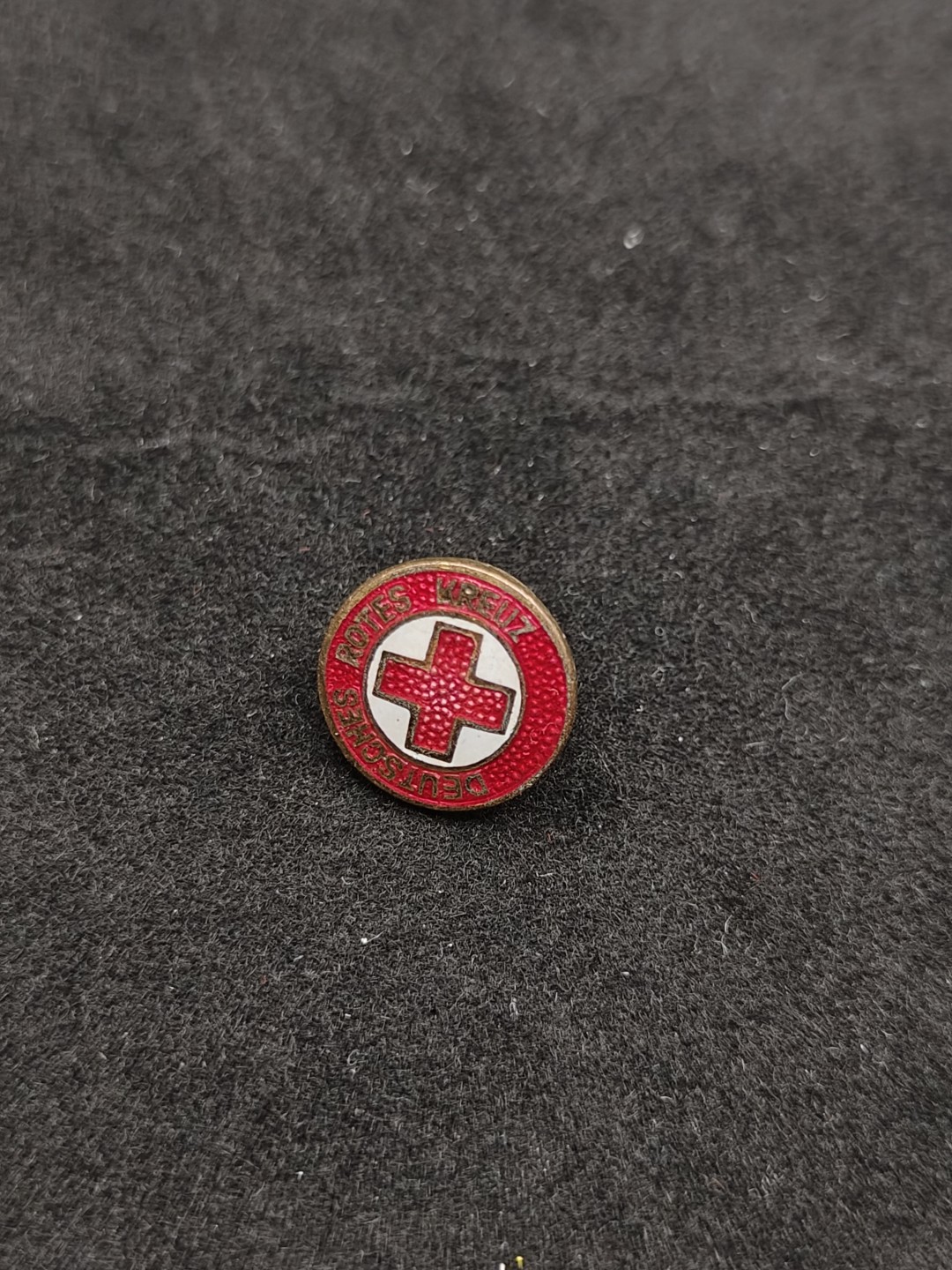 全场0元起拍 第48期 咸鱼国勋章拍卖专场 4月19日（周三）下午6：00开始 东德红十字珐琅章