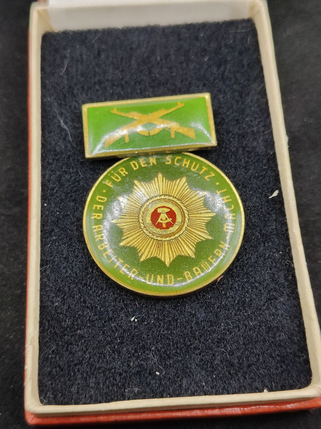 全场0元起拍 第48期 咸鱼国勋章拍卖专场 4月19日（周三）下午6：00开始 东德边防警察奖章