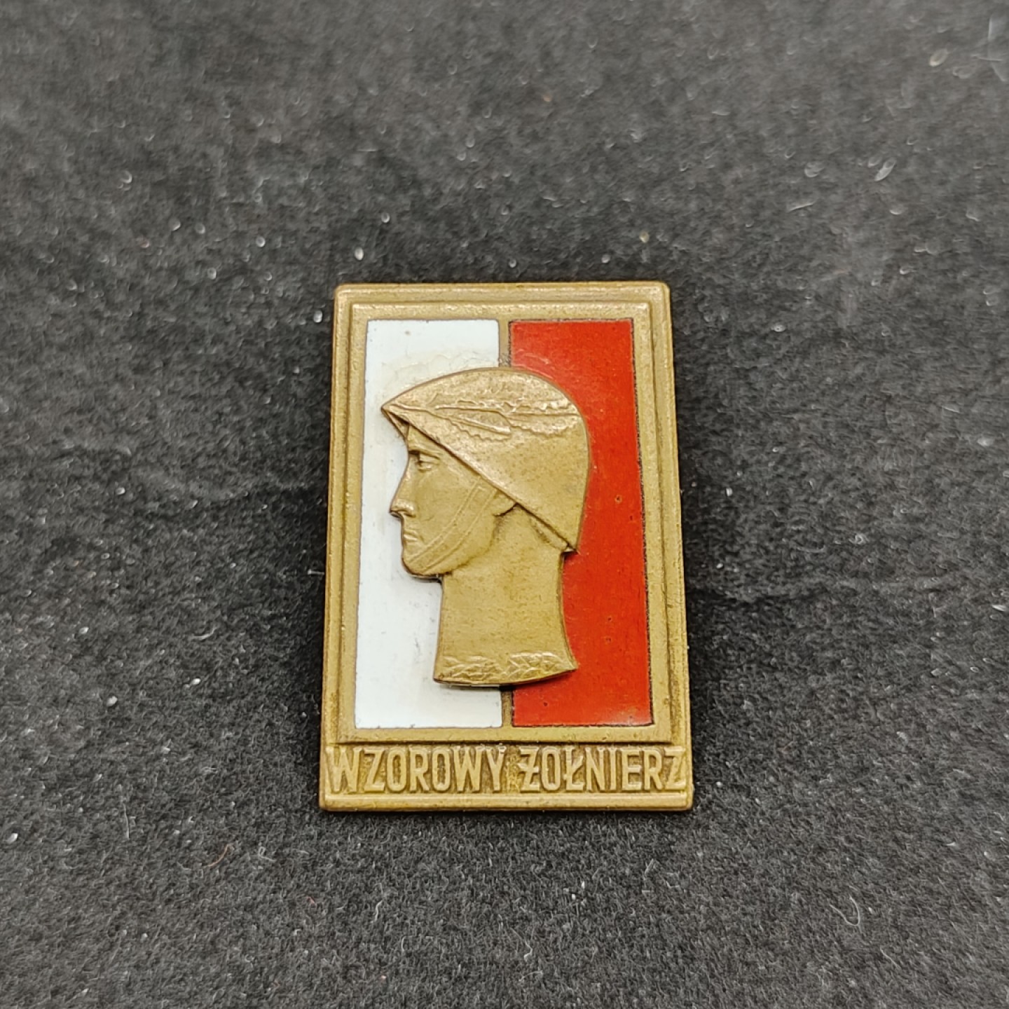 全场0元起拍 第48期 咸鱼国勋章拍卖专场 4月19日（周三）下午6：00开始 波兰优秀士兵证章 分体珐琅结构