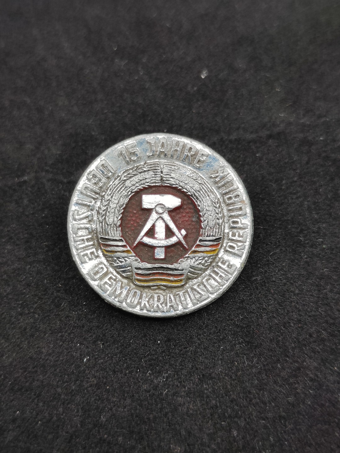 全场0元起拍 第48期 咸鱼国勋章拍卖专场 4月19日（周三）下午6：00开始 东德建国15年纪念章