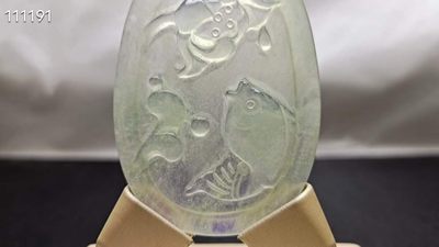 冰种白冰翡翠挂件，整料雕刻，水头超好，超级完美 冰种白冰翡翠挂件，整料雕刻，水头超好，超级完美