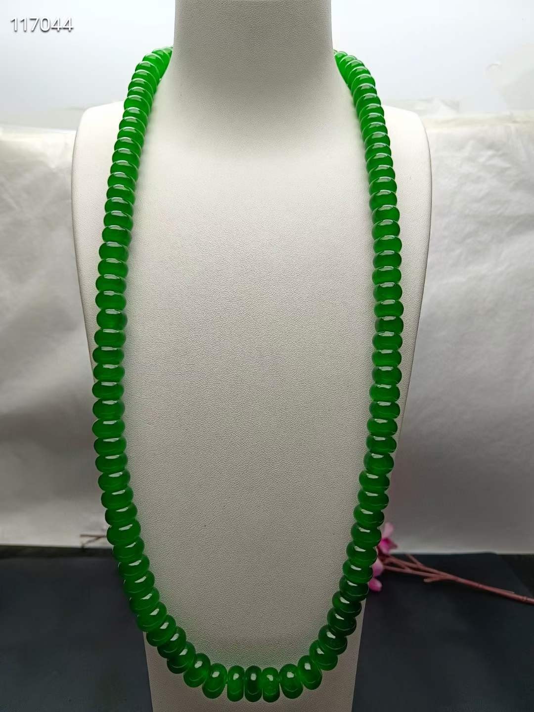 顶级龙石种祖母绿翡翠算盘珠佛珠108颗，珠子直径12mm，水头超好，超级完美