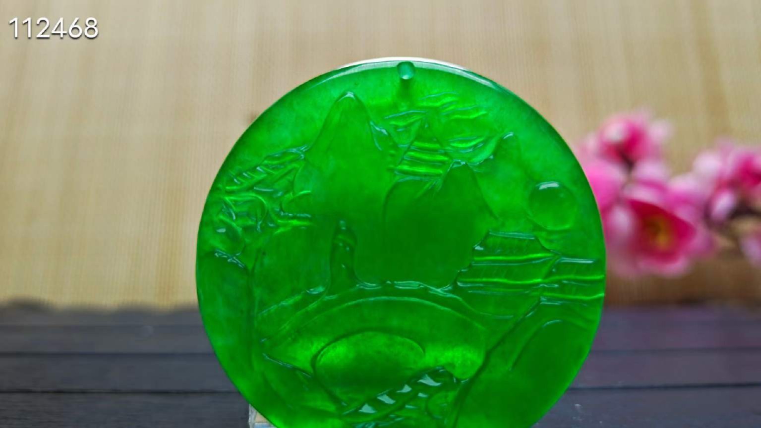 翡翠 高氷種 山水牌 精工神仏彫刻 長方形 明緑白透明石 水頭良好 手彫 贈答用 翡翠 高氷種 山水牌 精工神仏彫刻 長方形 明緑白透明石 水頭