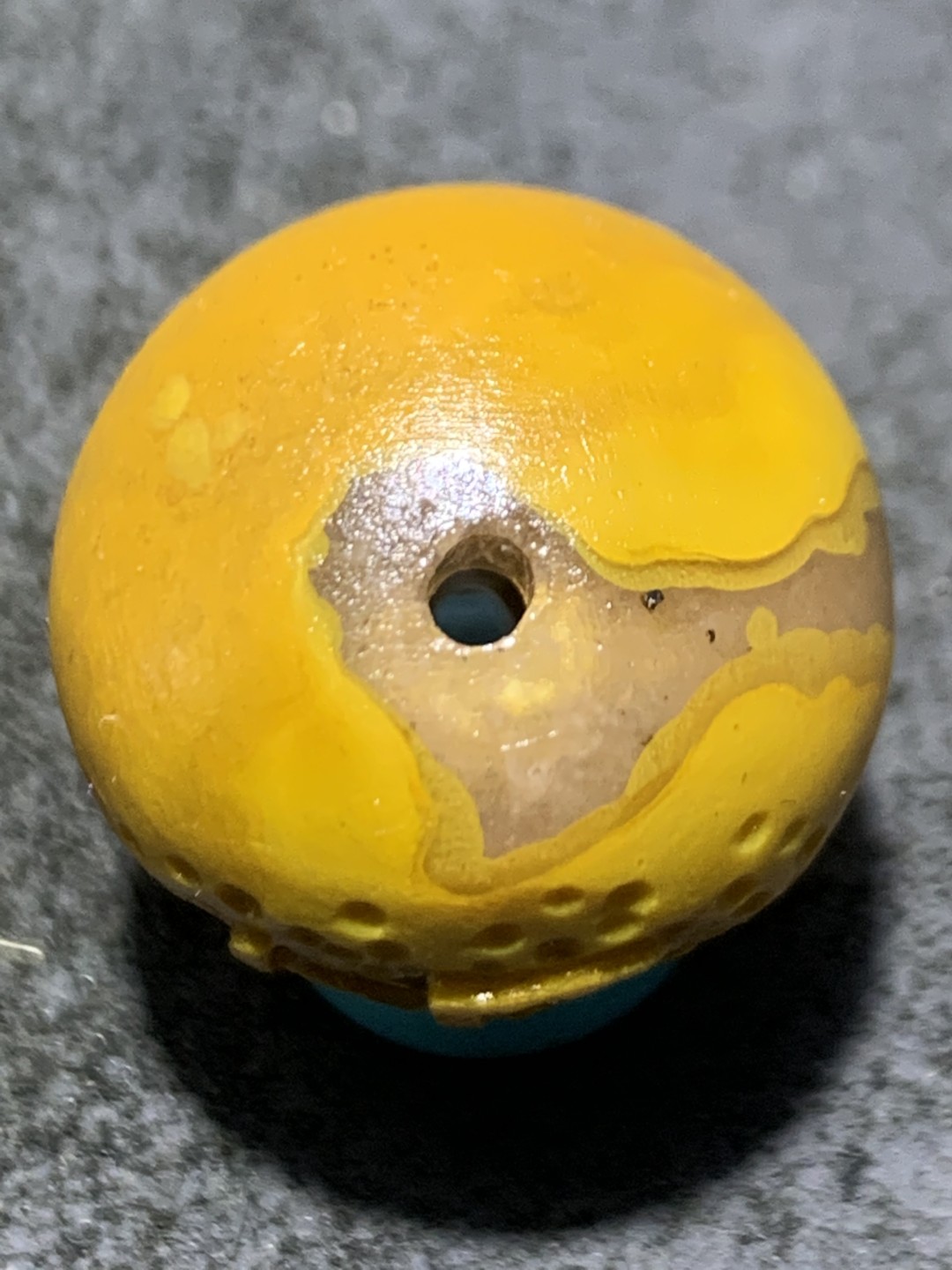精美冰飘亚光战国红玛瑙手工雕刻万字符咒点珠一个，