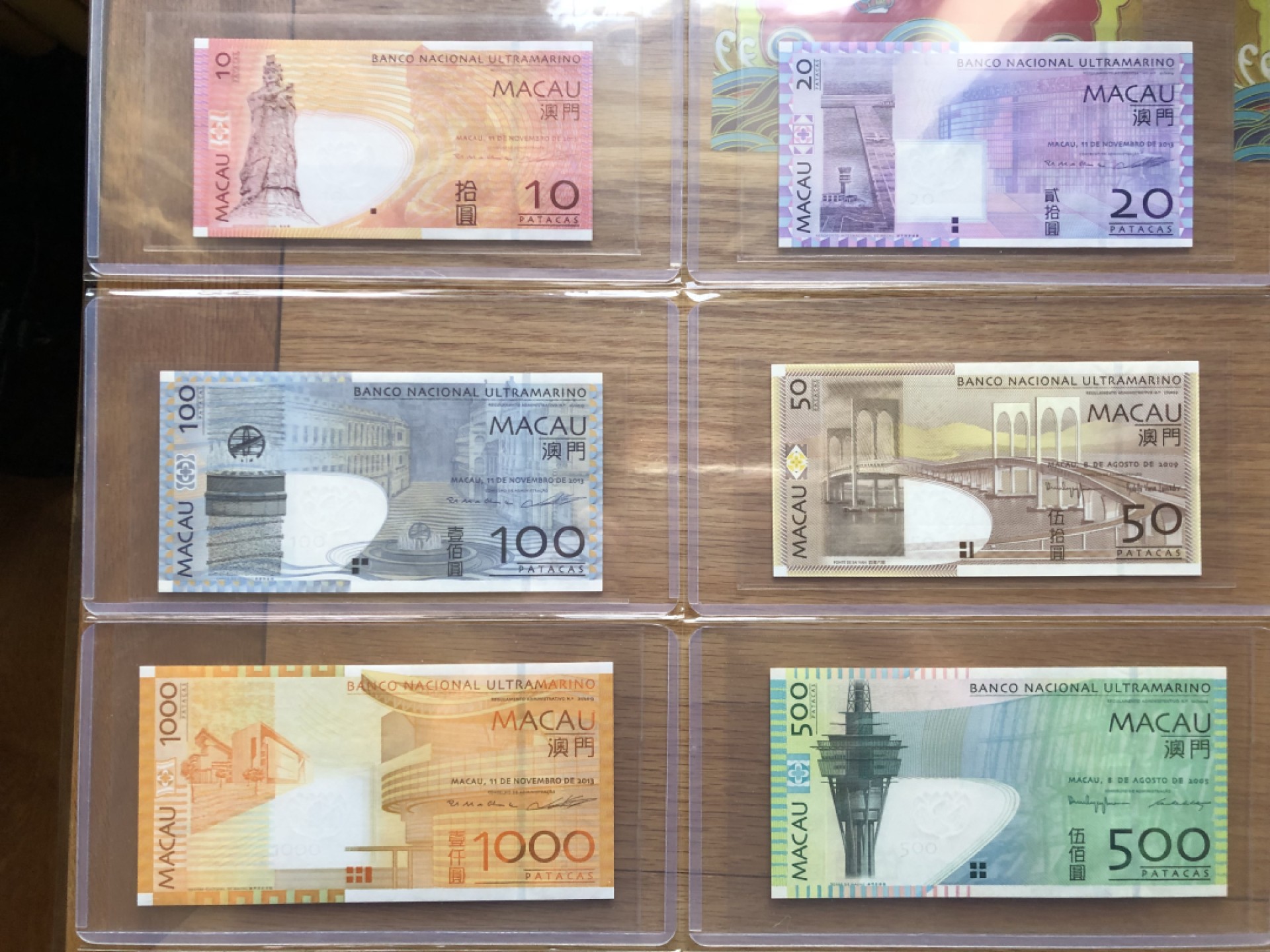 【Valley Gallery Auction】澳门纸币靓号【豹子/狮子/AA/补号】专场 [第一期] 【难得一见】澳门大西洋10-1000元【豹子靓号大全套】刀拆全新UNC，紫光无斑，日光无黄（100元为狮子号8888）