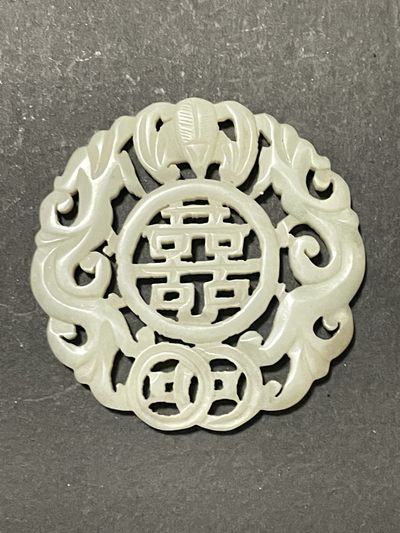 欧美回流精选 - 欧洲回流清代玉佩 直径：5.8cm，寓意好，完整。