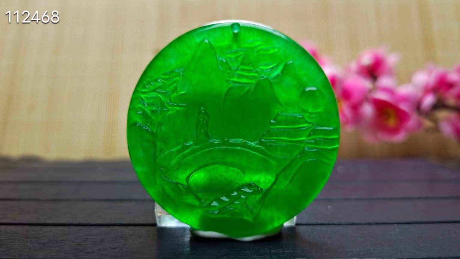 翡翠 高氷種 山水牌 精工神仏彫刻 長方形 明緑白透明石 水頭良好 手彫 贈答用 翡翠 高氷種 山水牌 精工神仏彫刻 長方形 明緑白透明石 水頭