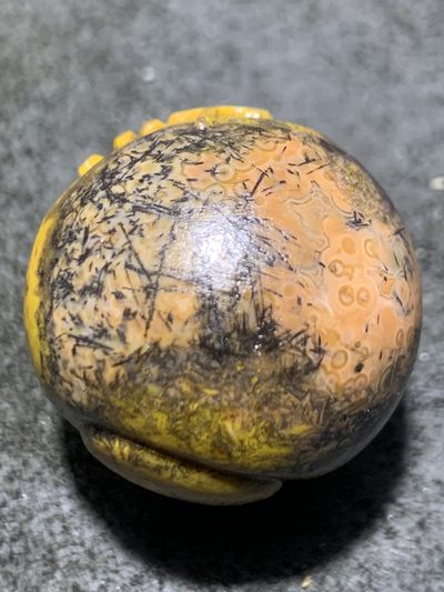 精美亚光原皮战国红玛瑙手工俏色巧雕一心向佛意境大圆珠一颗 精美亚光原皮战国红玛瑙手工俏色巧雕一心向佛意境大圆珠一颗