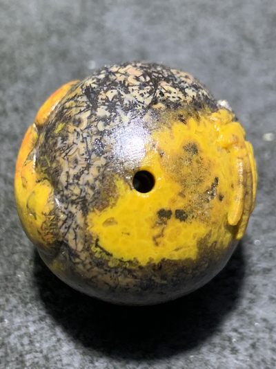 精美亚光原皮战国红玛瑙手工俏色巧雕一心向佛意境大圆珠一颗 精美亚光原皮战国红玛瑙手工俏色巧雕一心向佛意境大圆珠一颗