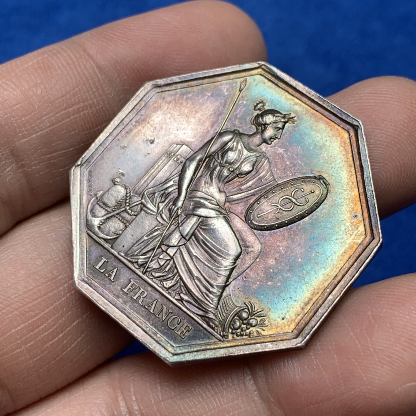 《竞宝斋》三少爷老婆本专场-第156场 (全场包邮) 法国1837年巴黎火灾保险公司八角代用银币，对边直径36.5mm，重量19.34g。UNC好品相