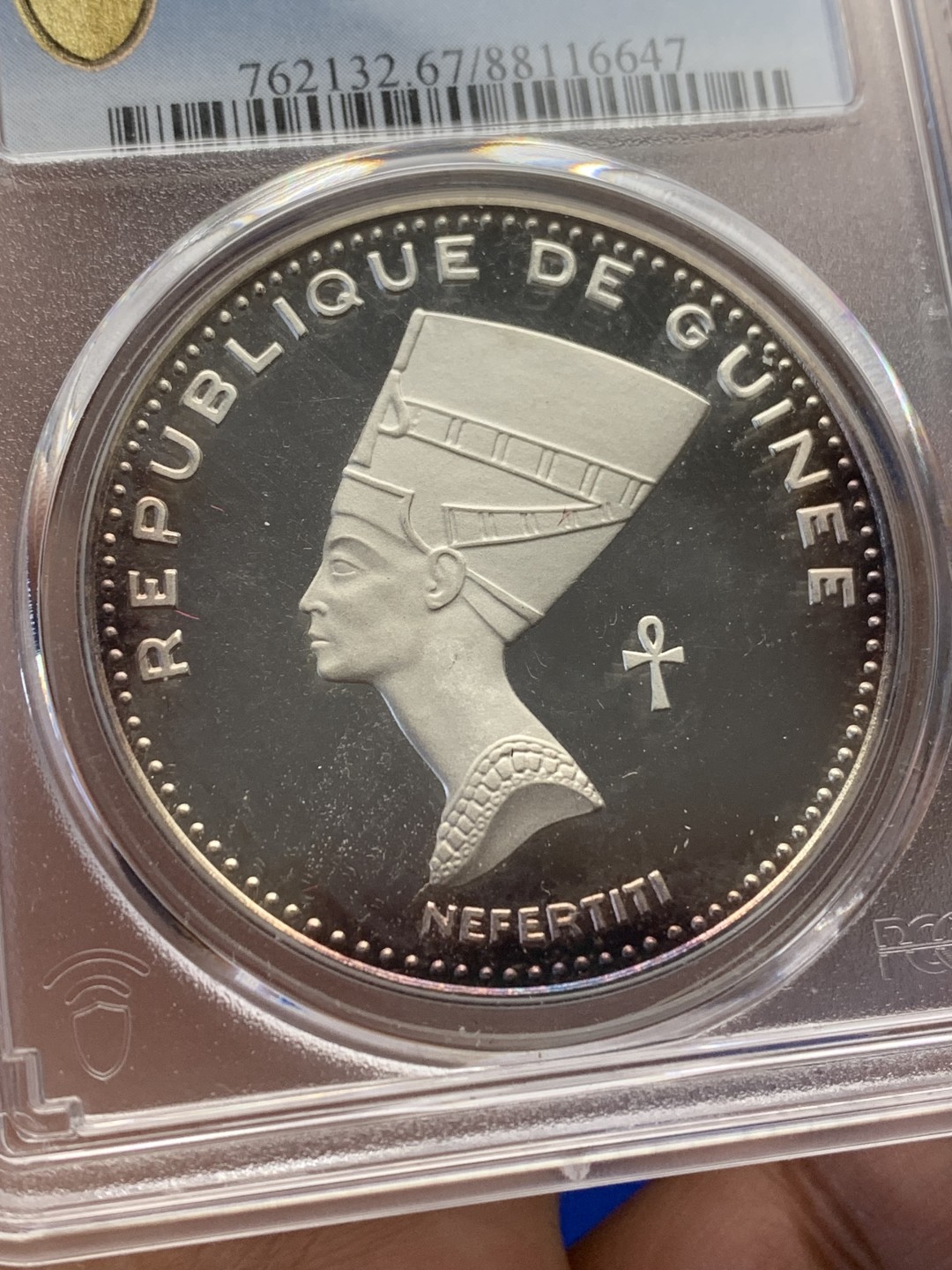 《竞宝斋》三少爷老婆本专场-第156场 (全场包邮) PCGS金盾 PR67DCAM 几内亚1970年埃及艳后头像500法郎精制大银币，氧化部分均为彩色包浆，很漂亮