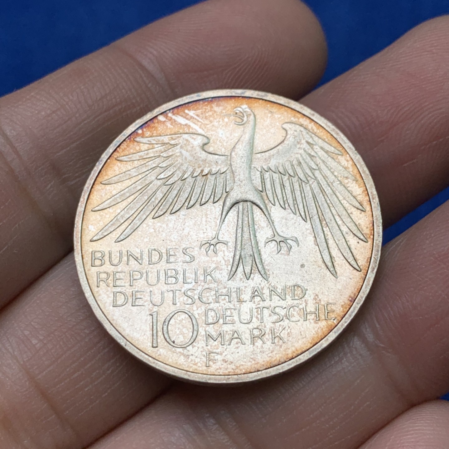 《竞宝斋》三少爷老婆本专场-第156场 (全场包邮) 德国1972年10马克银币，卷首彩色包浆