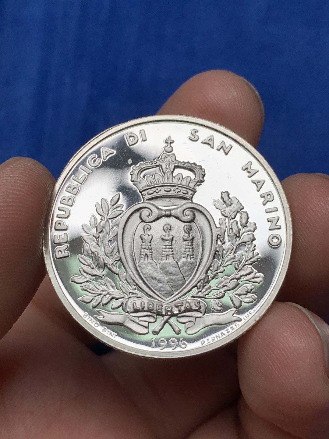 《竞宝斋》三少爷老婆本专场-第156场 (全场包邮) 圣马力诺1996年动物纪念5000里拉、10000里拉精制银币一对