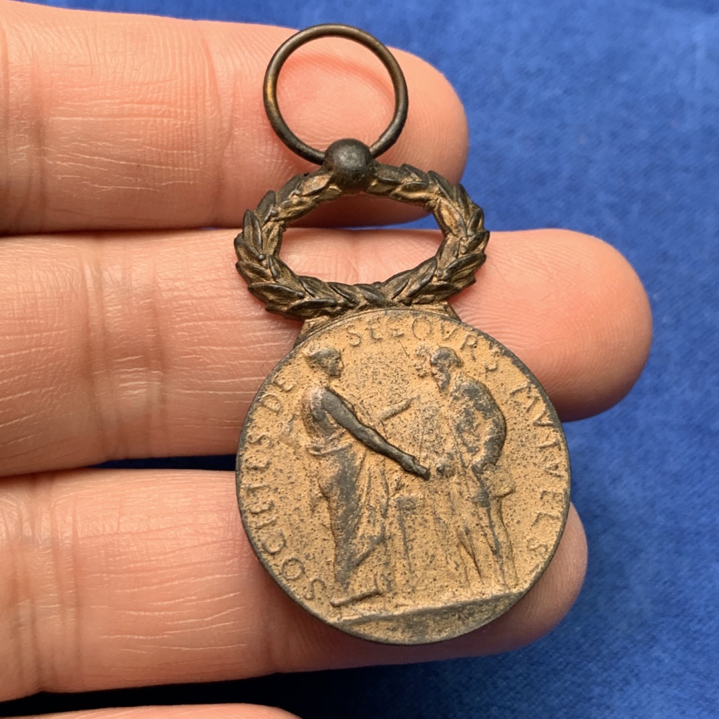 《竞宝斋》三少爷老婆本专场-第156场 (全场包邮) 法国铜质勋章，圆形部分直径27mm