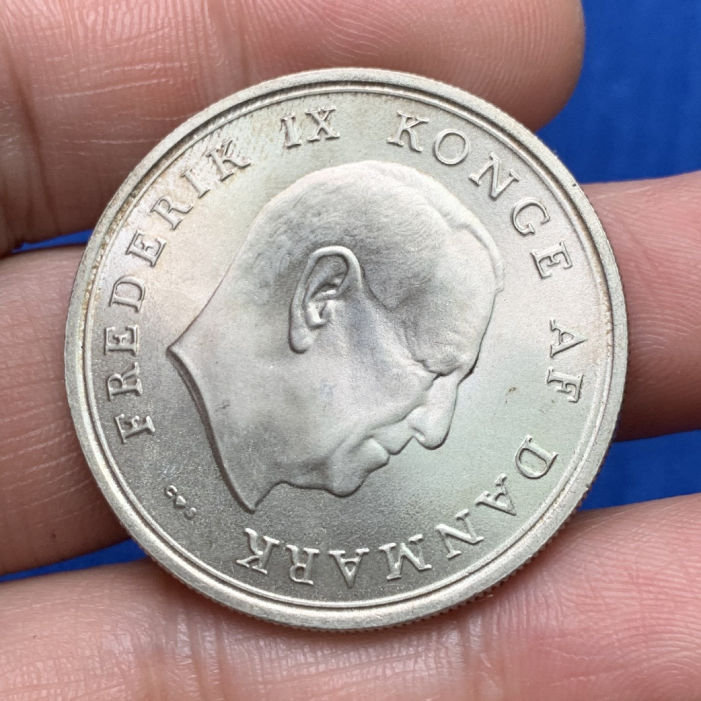 《竞宝斋》三少爷老婆本专场-第156场 (全场包邮) 丹麦1967年10克朗银币，淡金包浆可评级好品相