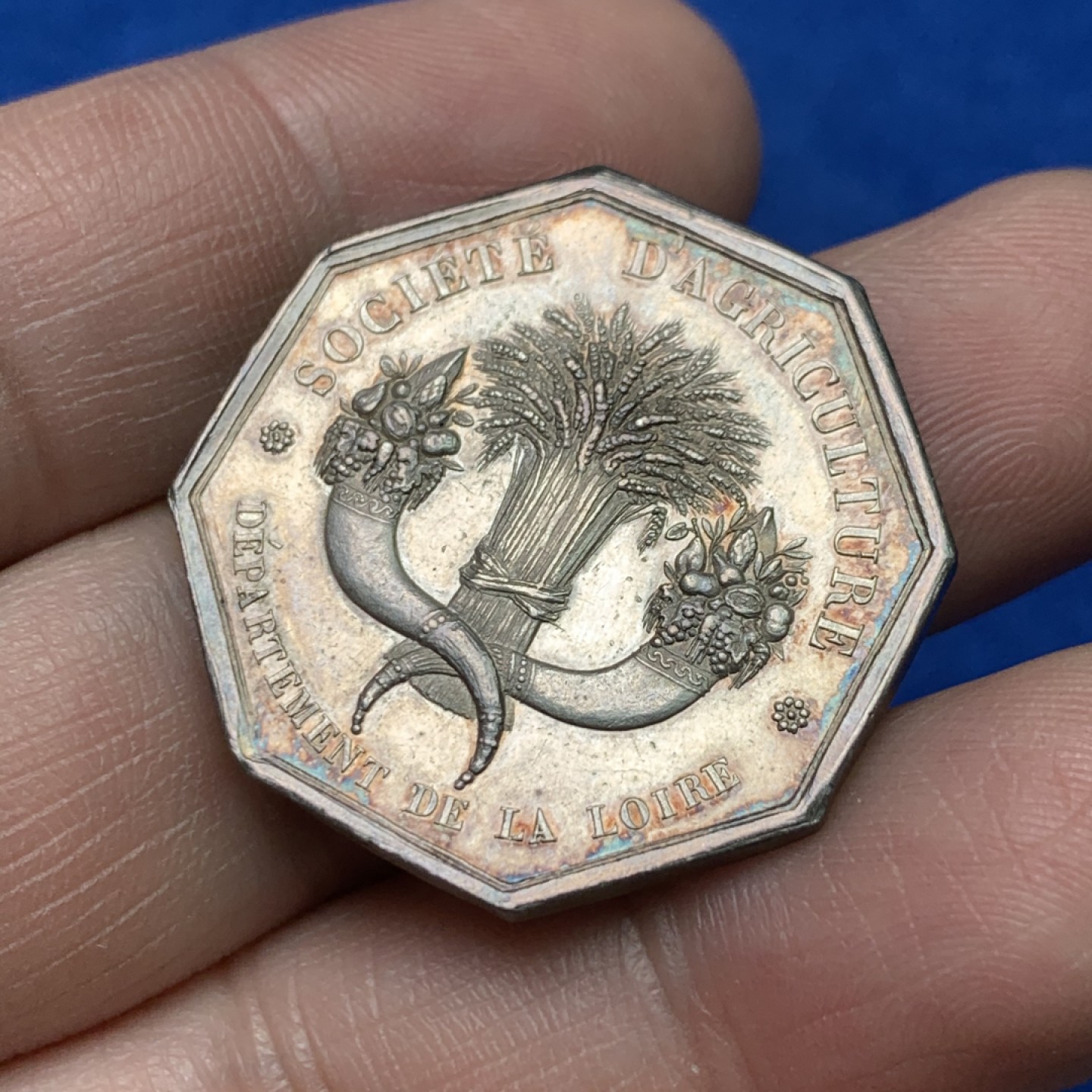 《竞宝斋》三少爷老婆本专场-第156场 (全场包邮) 法国1828年卢瓦尔省农业公司八角代用银币，油灯边铭，对边直径30.5mm，重量10.91g