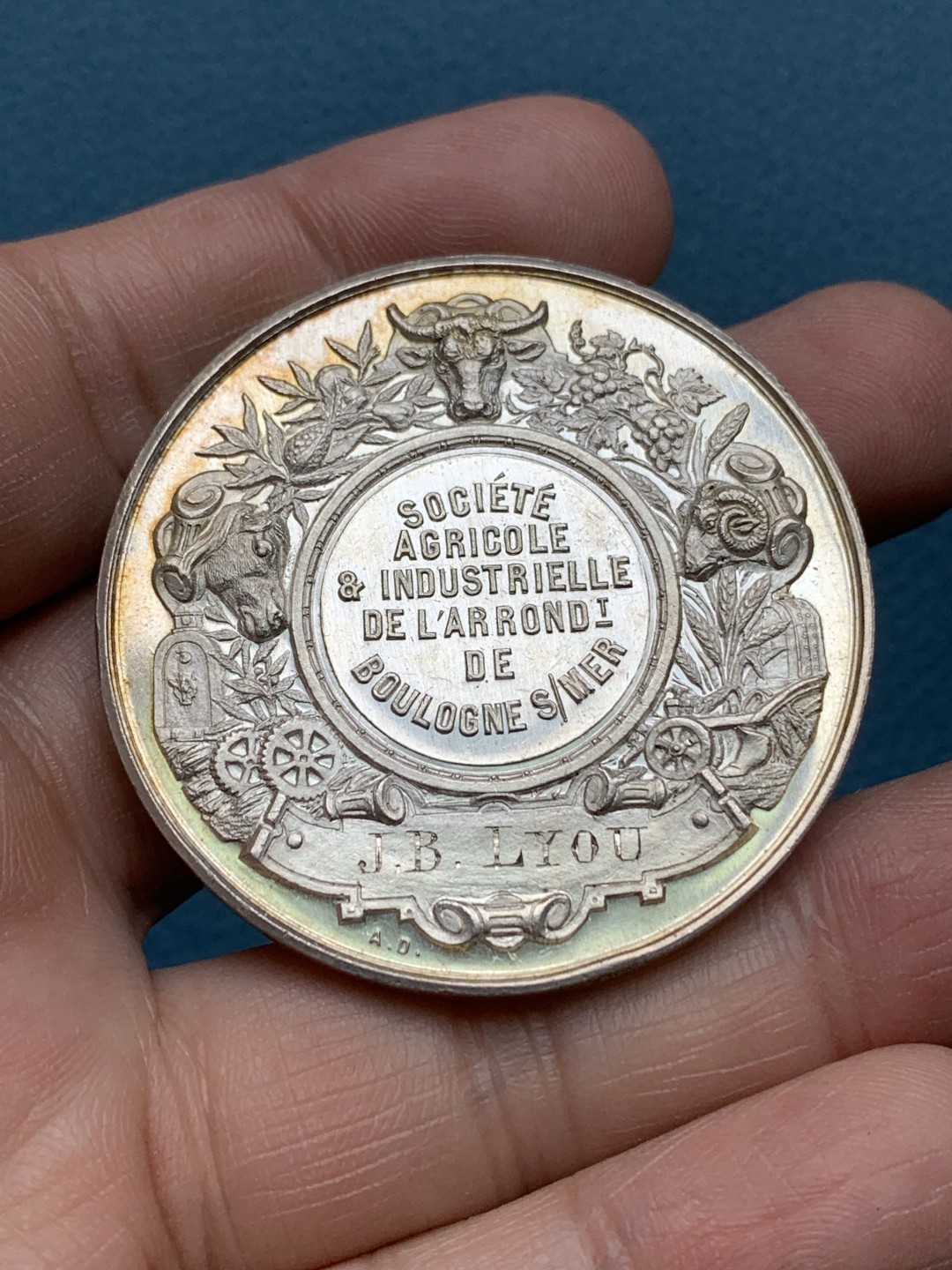 《竞宝斋》三少爷老婆本专场-第156场 (全场包邮) 法国20世纪初谷物女神头像农业大银章，丰饶角+ARGENT边铭，直径46mm，重量47.06g，带原盒