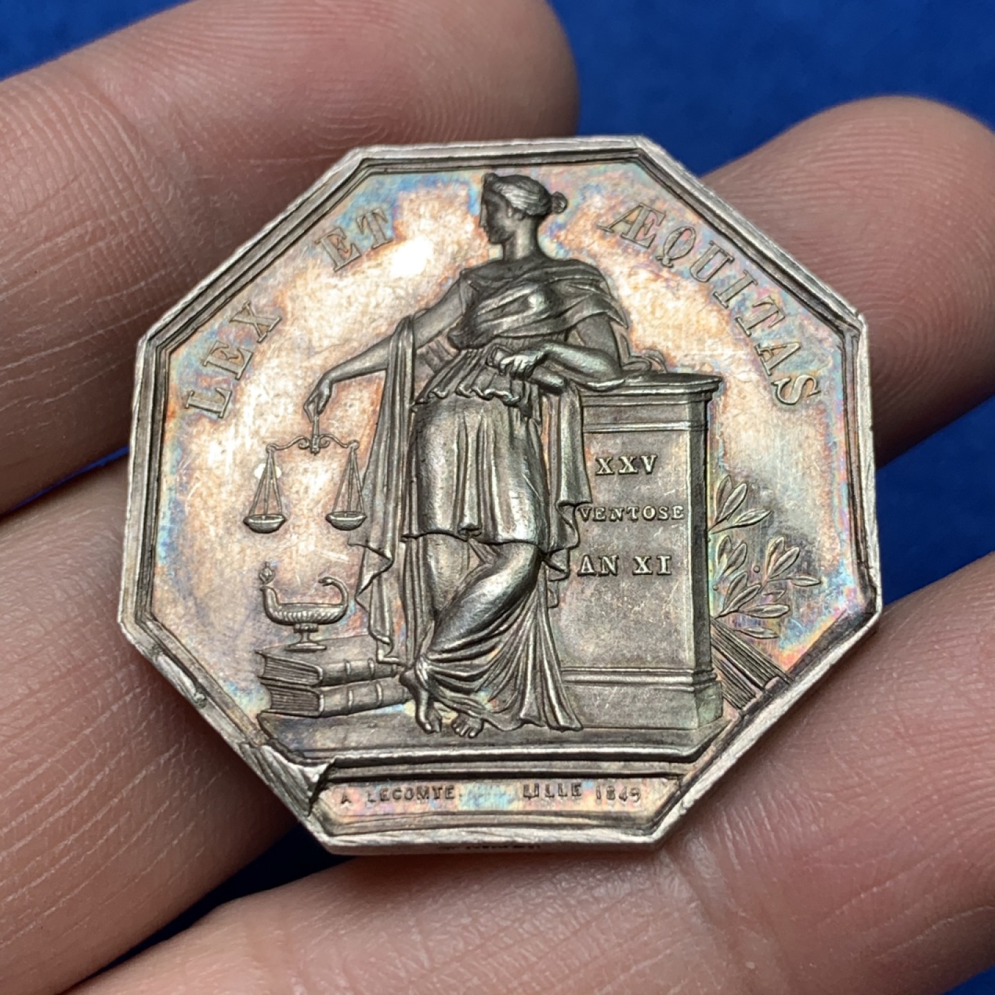 《竞宝斋》三少爷老婆本专场-第156场 (全场包邮) 法国1849年公平女神八角代用银币，蜜蜂+ARGENT边铭，对边直径34.5mm，重量18.16g。可评级好品相