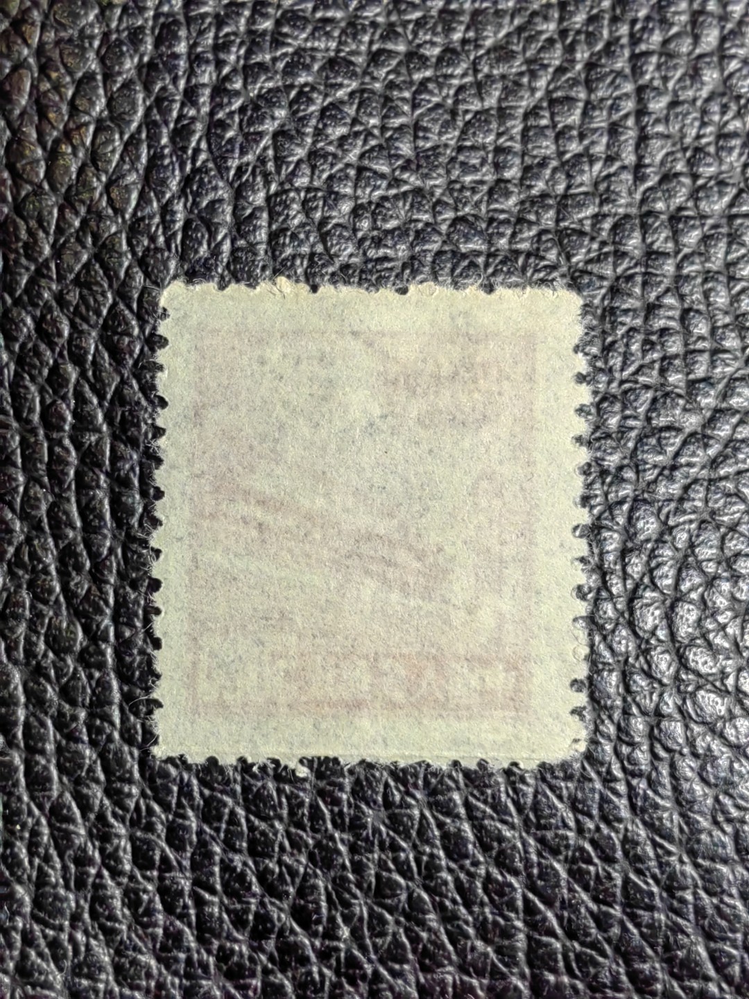 洪涛臻品批发群  精选邮票限时拍卖第二百三十七期 普4平贴 面值5000元一枚，上品，1950年新中国成立发行的第一组普票，年代久远，具有较高的收藏意义，全品可评级，喜欢不要错过