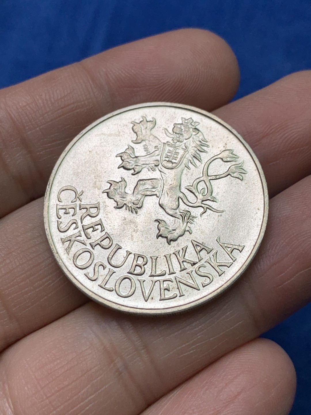 《竞宝斋》三少爷老婆本专场-第156场 (全场包邮) 捷克斯洛伐克1954、1955年25克朗银币一对，原光可评级好品相。500银，直径34mm，重量16g