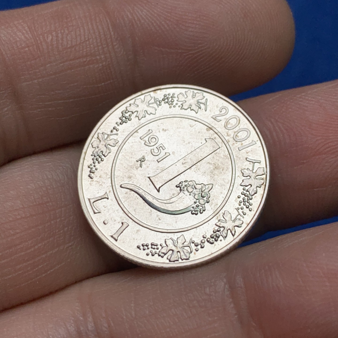 《竞宝斋》三少爷老婆本专场-第156场 (全场包邮) 意大利2001年最后的1里拉银币