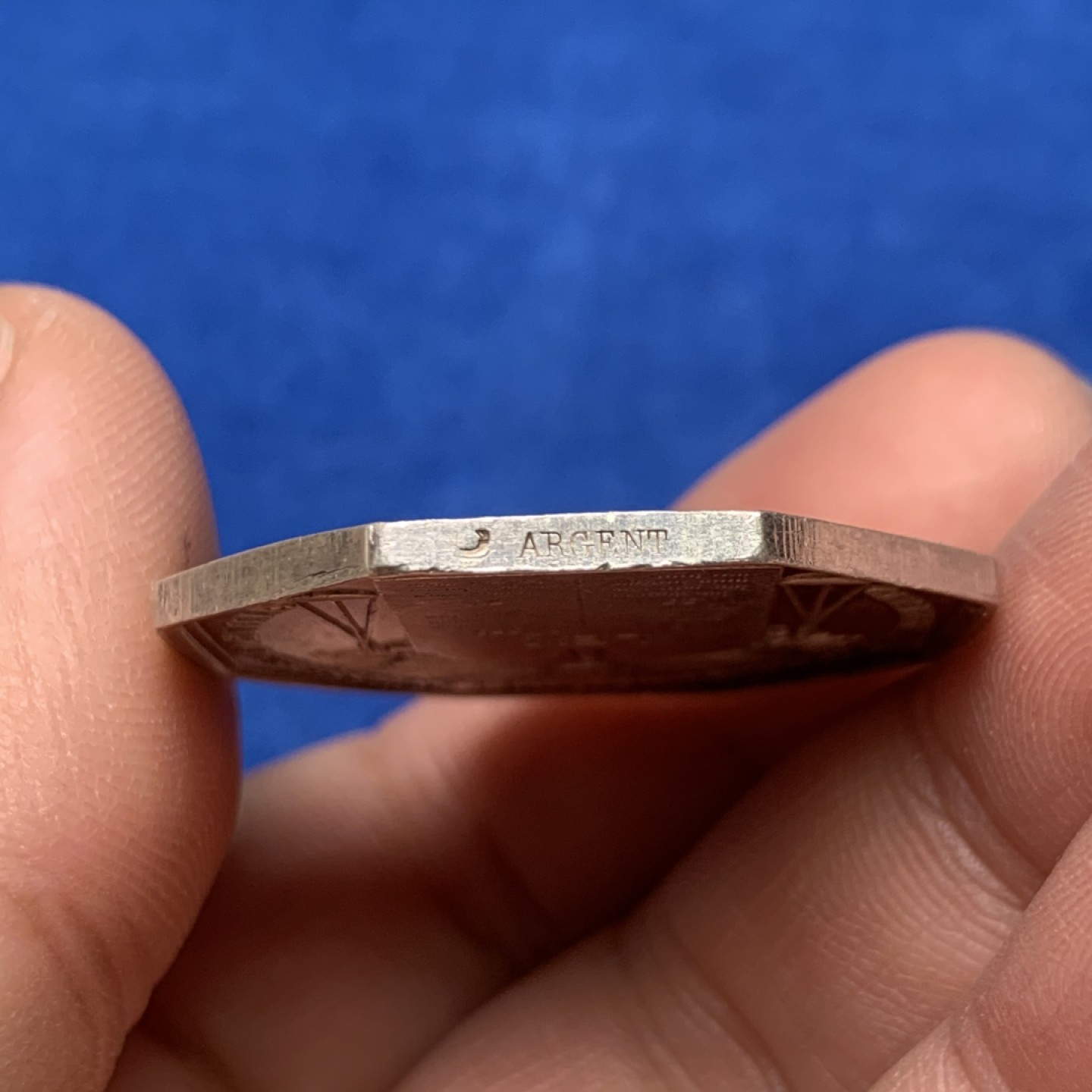 《竞宝斋》三少爷老婆本专场-第156场 (全场包邮) 法国菲利普一世国王头像里尔区公证人协会八角代用银币，船首+ARGENT边铭，对边直径35mm，重量17.92g