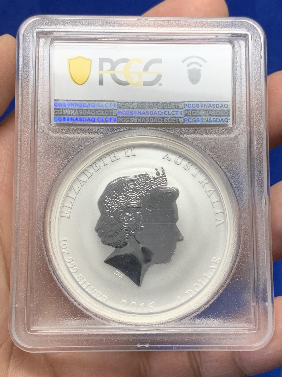 《竞宝斋》三少爷老婆本专场-第156场 (全场包邮) PCGS金盾 MS69 澳大利亚2016年猴年生肖一元彩色大银币，加厚盒。1oz大银币