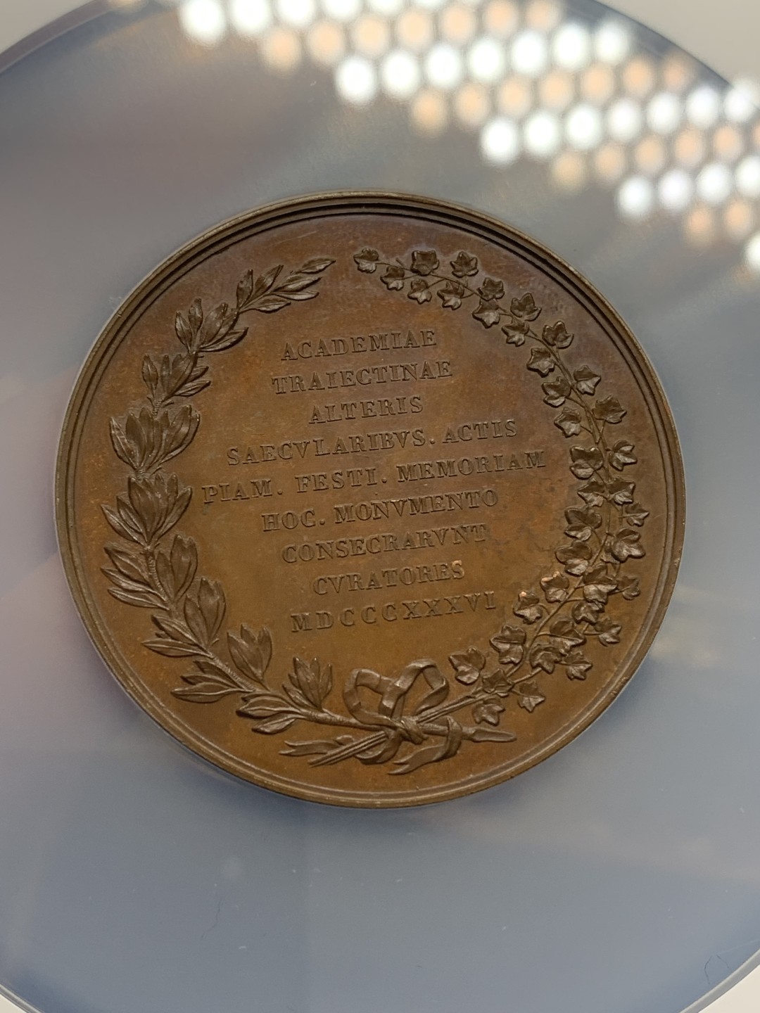 《竞宝斋》三少爷老婆本专场-第156场 (全场包邮) NGC MS62BN 荷兰1836年乌特勒支大学建校200周年大铜章，NGC加大盒