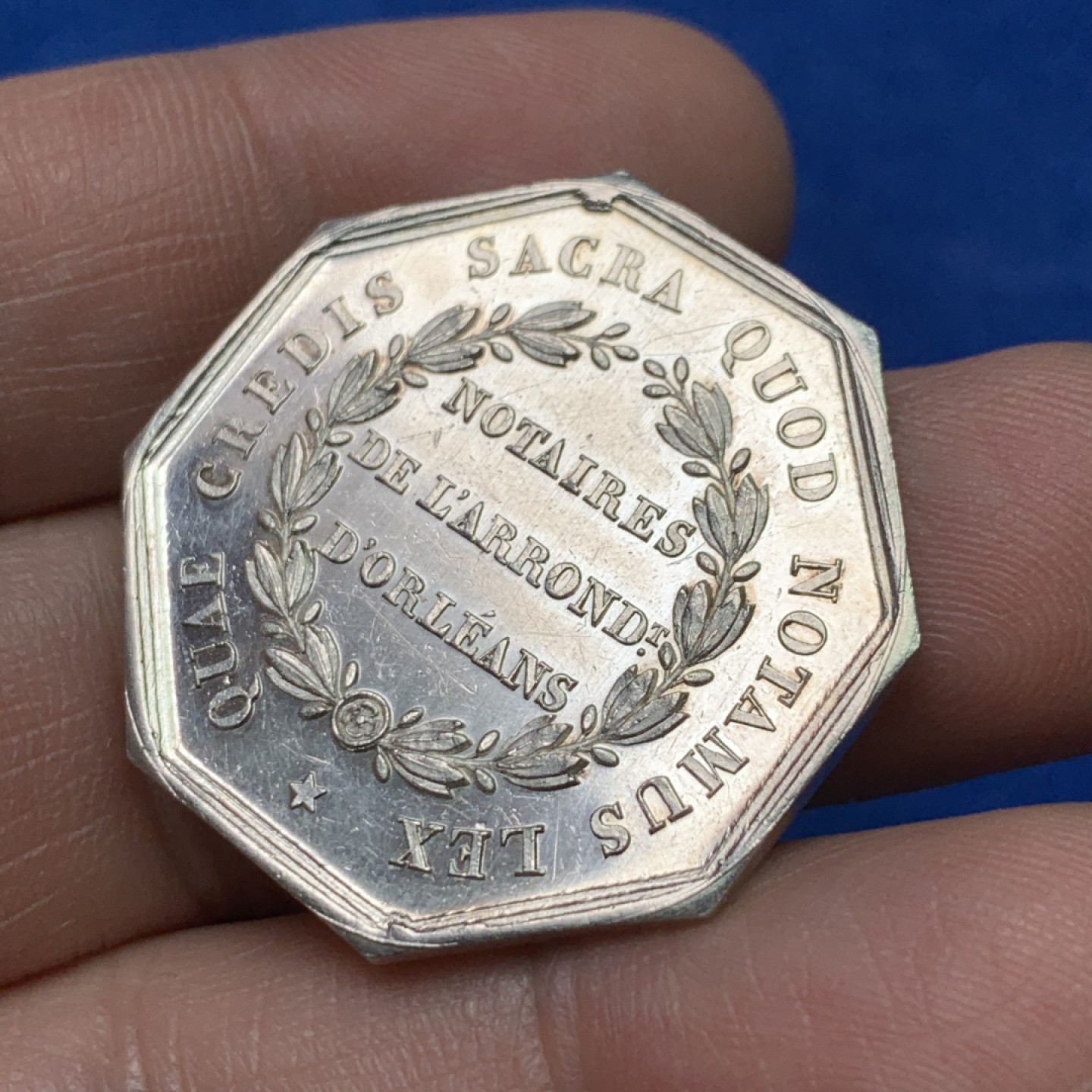 《竞宝斋》三少爷老婆本专场-第156场 (全场包邮) 法国19世纪谷物女神头像公证人八角代用银币，蜜蜂+ARGENT边铭，对边直径31.5mm，重量13.58g