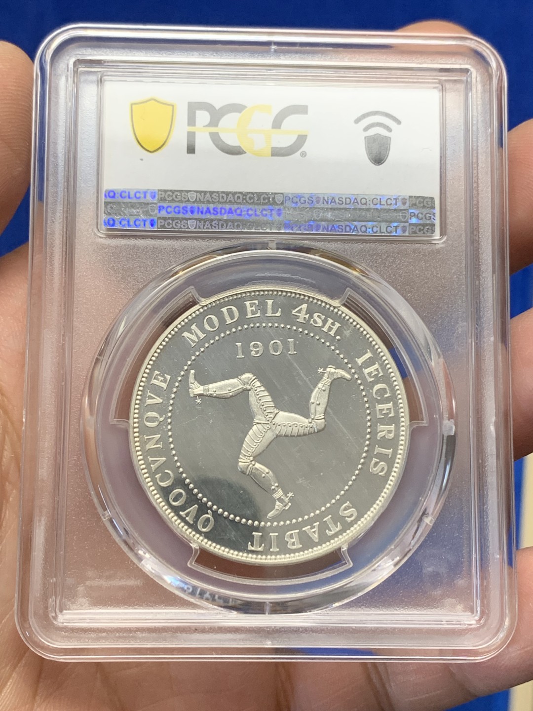 《竞宝斋》三少爷老婆本专场-第156场 (全场包邮) PCGS金盾 PR66DCAM 马恩岛“1901”年爱德华七世国王头像三条腿图案4先令精制大银币，后铸珍惜币。唯一亚军分，上面仅有一枚冠军分