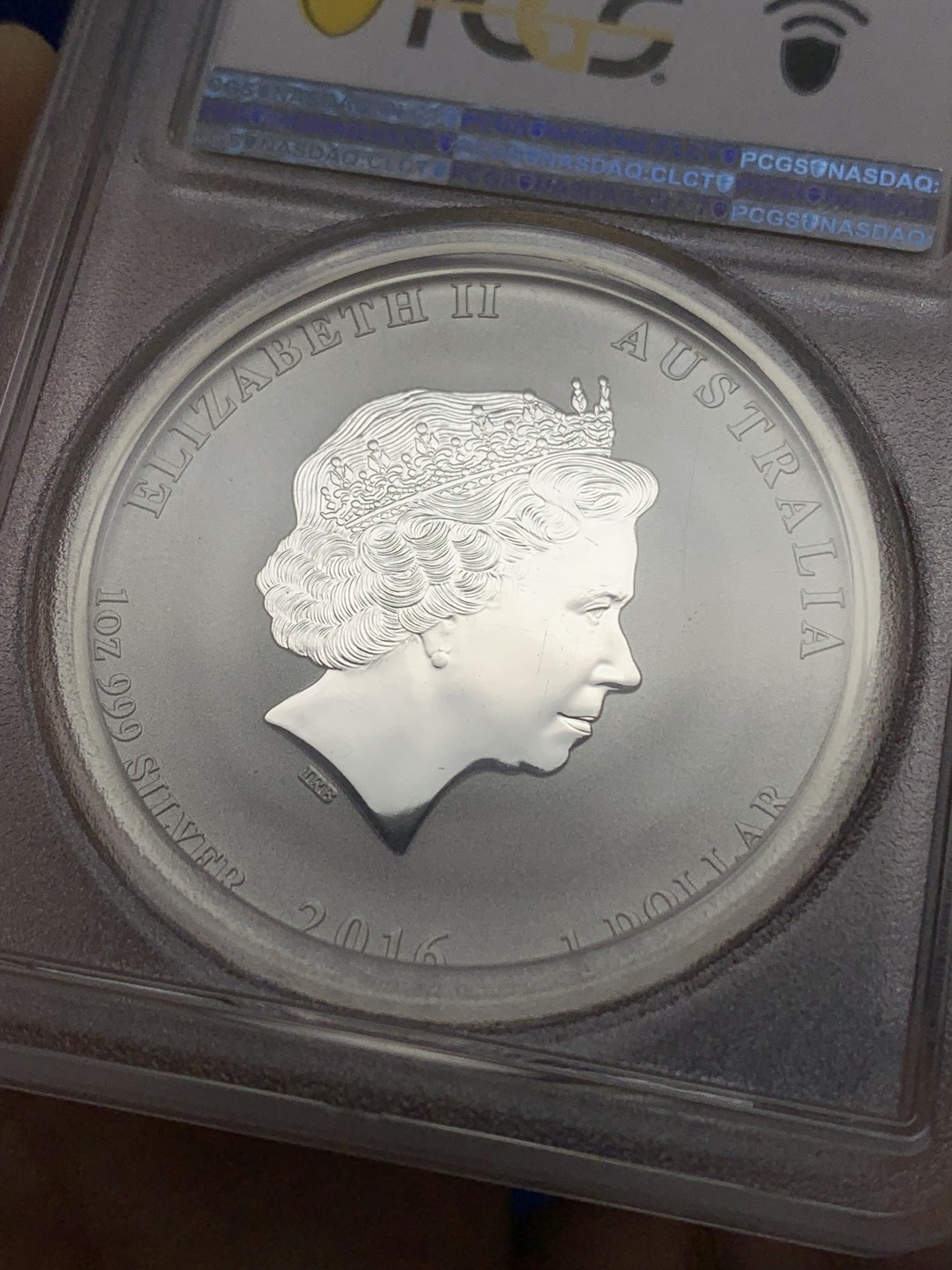 《竞宝斋》三少爷老婆本专场-第156场 (全场包邮) PCGS金盾 MS69 澳大利亚2016年猴年生肖一元彩色大银币，加厚盒。1oz大银币