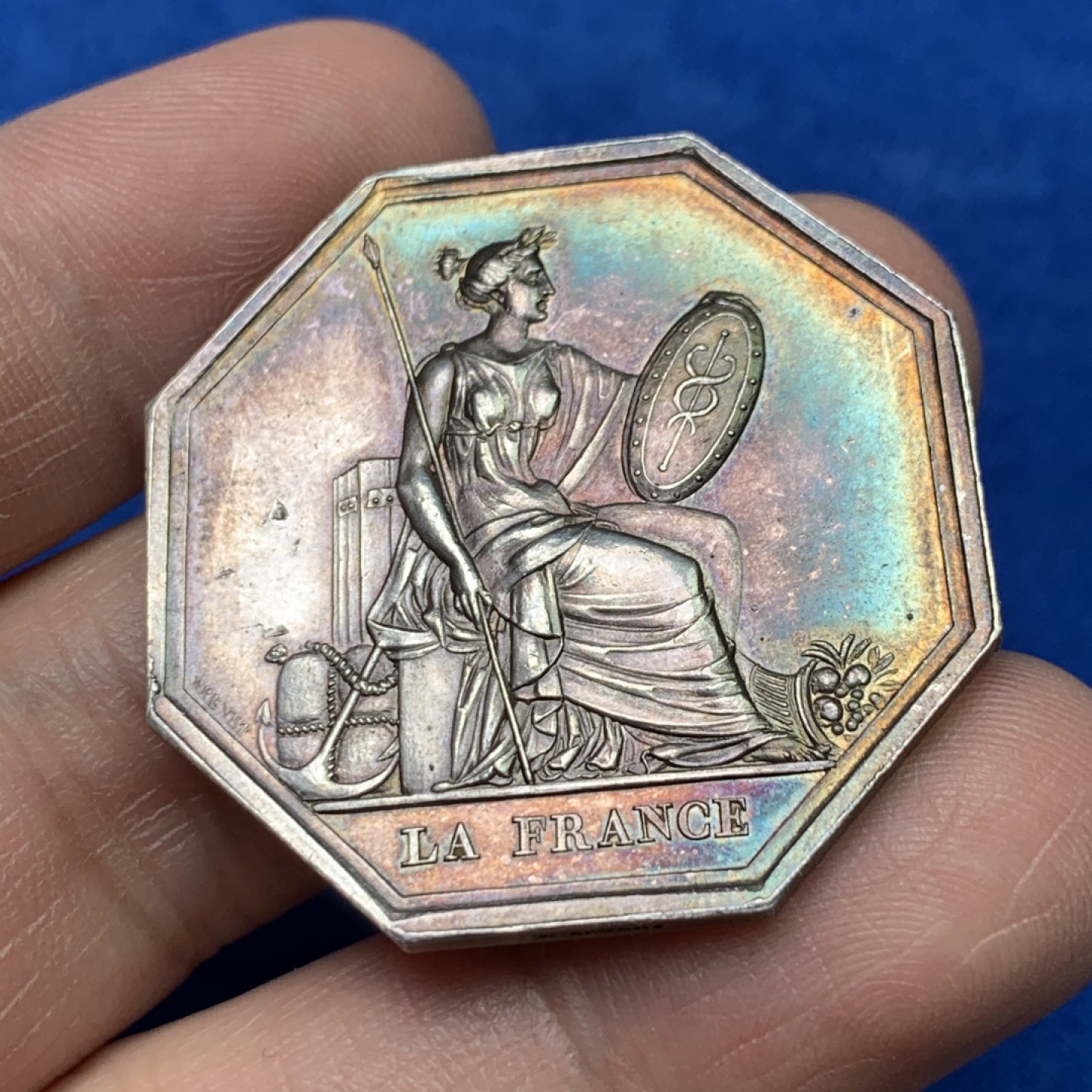 《竞宝斋》三少爷老婆本专场-第156场 (全场包邮) 法国1837年巴黎火灾保险公司八角代用银币，对边直径36.5mm，重量19.34g。UNC好品相