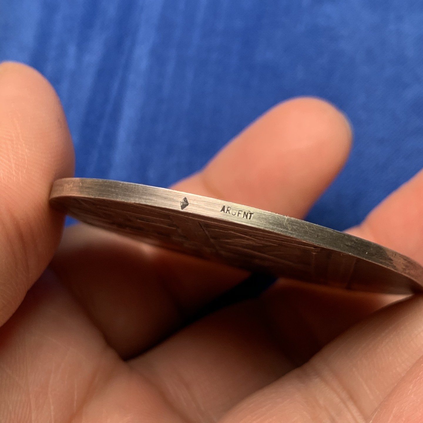 《竞宝斋》三少爷老婆本专场-第156场 (全场包邮) 法国1933年纺织和服装材料联盟工会大银章，菱形+ARGENT边铭，直径50mm，重量48.76g