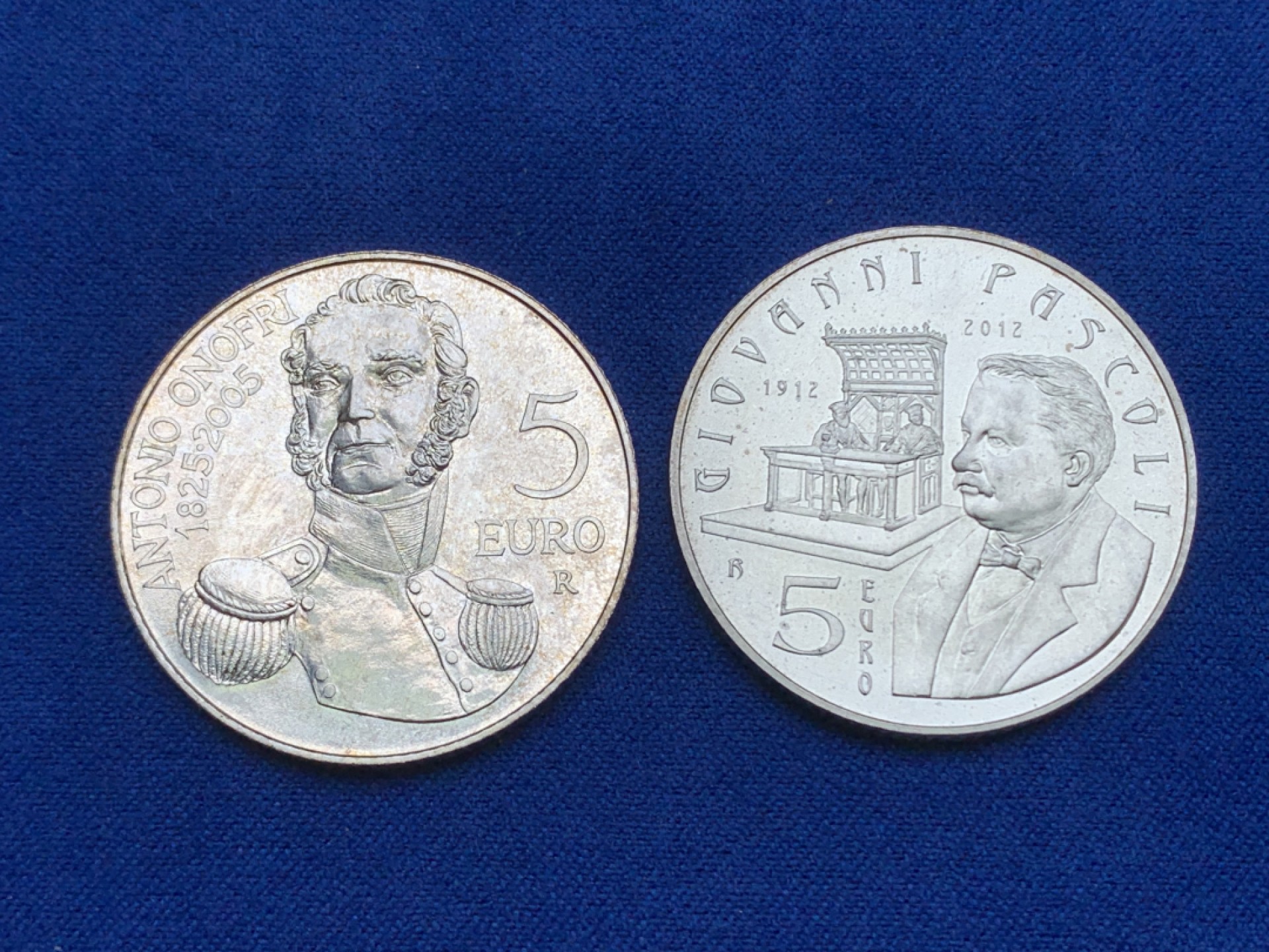 《竞宝斋》三少爷老婆本专场-第156场 (全场包邮) 圣马力诺2005年政治家安东尼奥·奥诺弗里纪念、2012年乔万尼·帕斯科利逝世100周年纪念5欧元银币一对，925银，直径32mm，重量18g 共36克