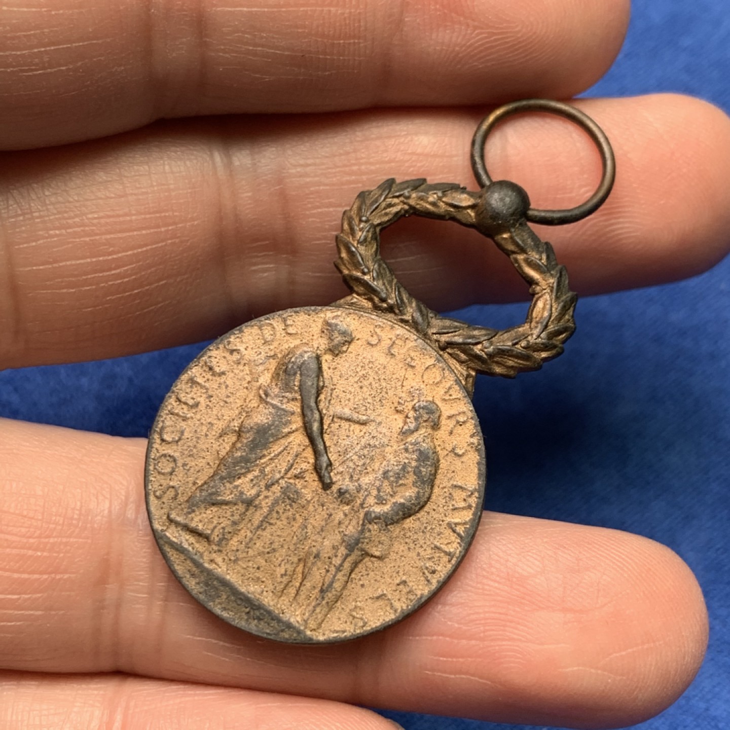 《竞宝斋》三少爷老婆本专场-第156场 (全场包邮) 法国铜质勋章，圆形部分直径27mm