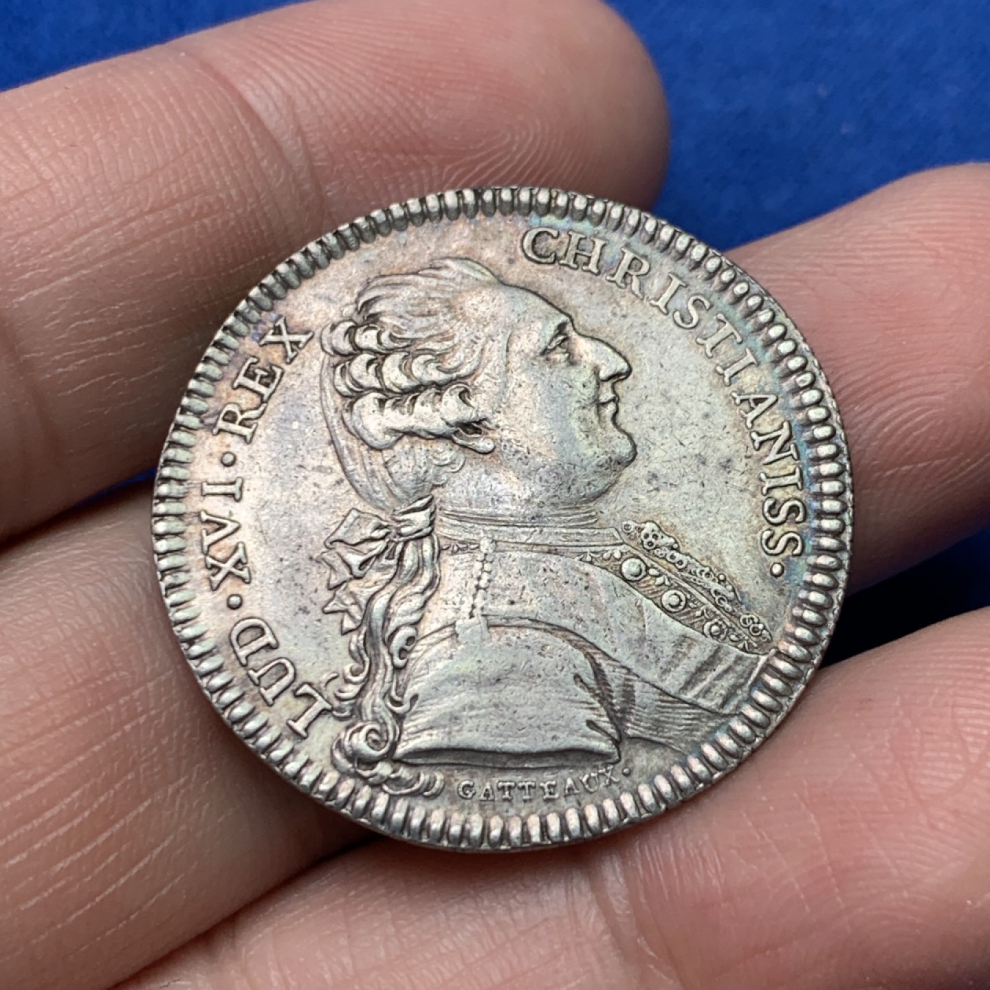 《竞宝斋》三少爷老婆本专场-第156场 (全场包邮) 法国1786年路易十六国王头像代用银币，直径31.5mm，重量10.69g。深打好品相