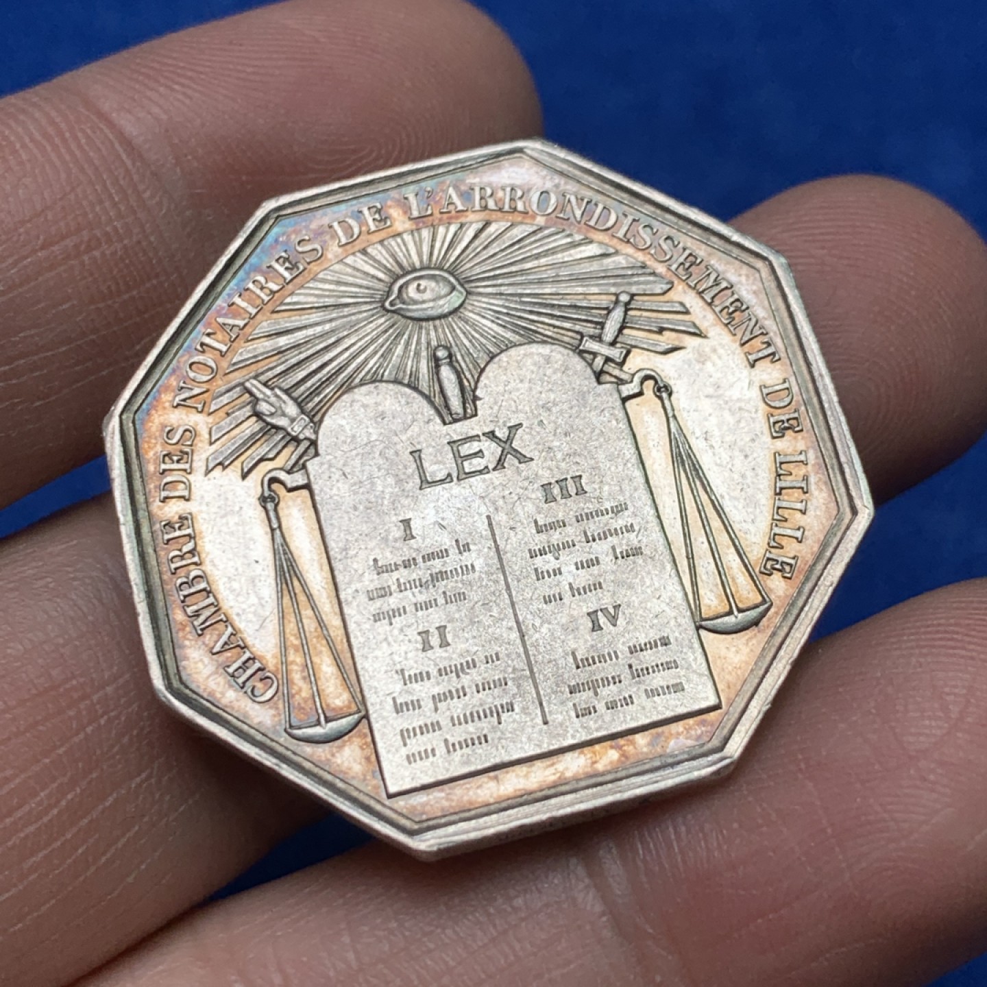 《竞宝斋》三少爷老婆本专场-第156场 (全场包邮) 法国菲利普一世国王头像里尔区公证人协会八角代用银币，船首+ARGENT边铭，对边直径35mm，重量17.92g