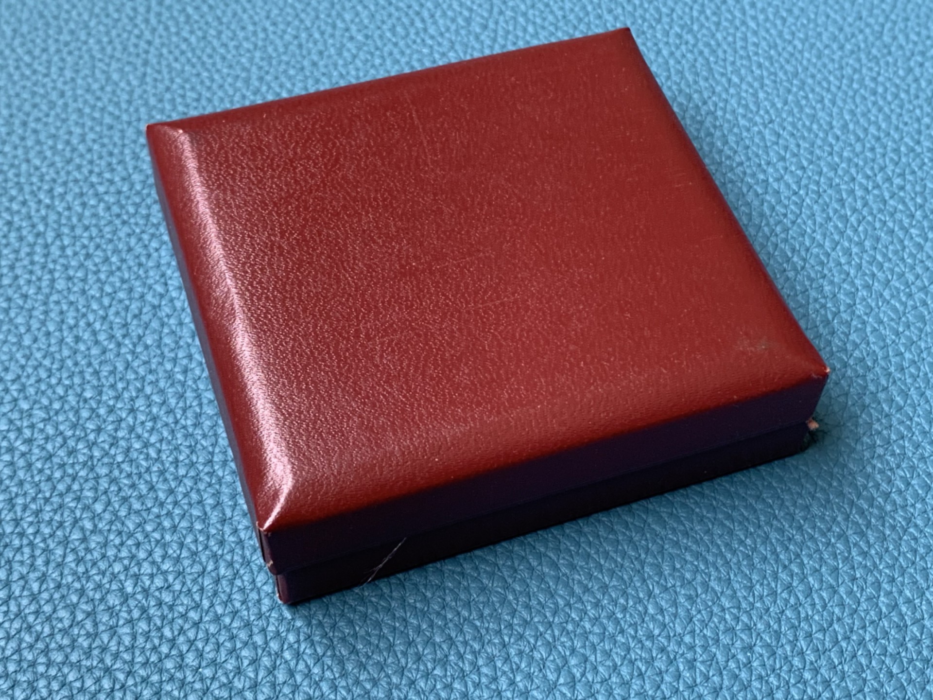 《竞宝斋》三少爷老婆本专场-第156场 (全场包邮) 巴哈马1988年10元精制大银币，原盒带证书