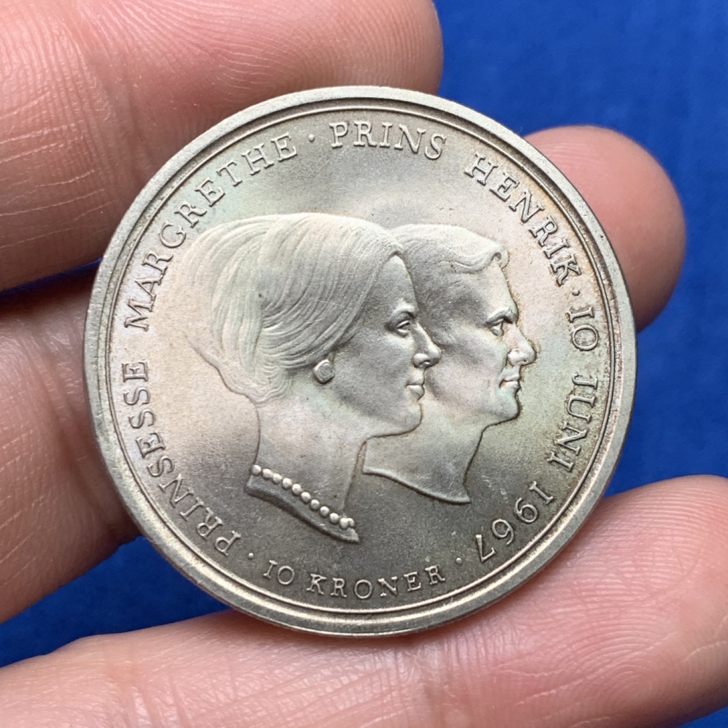 《竞宝斋》三少爷老婆本专场-第156场 (全场包邮) 丹麦1967年10克朗银币，淡金包浆可评级好品相