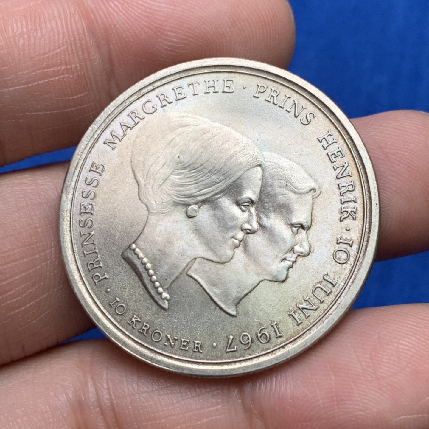 《竞宝斋》三少爷老婆本专场-第156场 (全场包邮) 丹麦1967年10克朗银币，淡金包浆可评级好品相