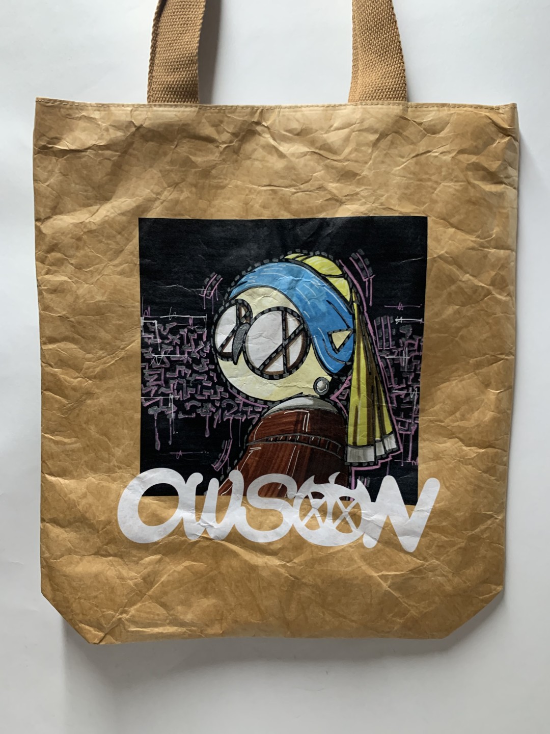 零元拍：展会热卖款，歪歪 OWSON系列杜邦纸手提袋  复古牛皮色防水洗杜邦环保潮流手袋《戴珍珠耳环的少女》，尺寸约35/38.5CM。