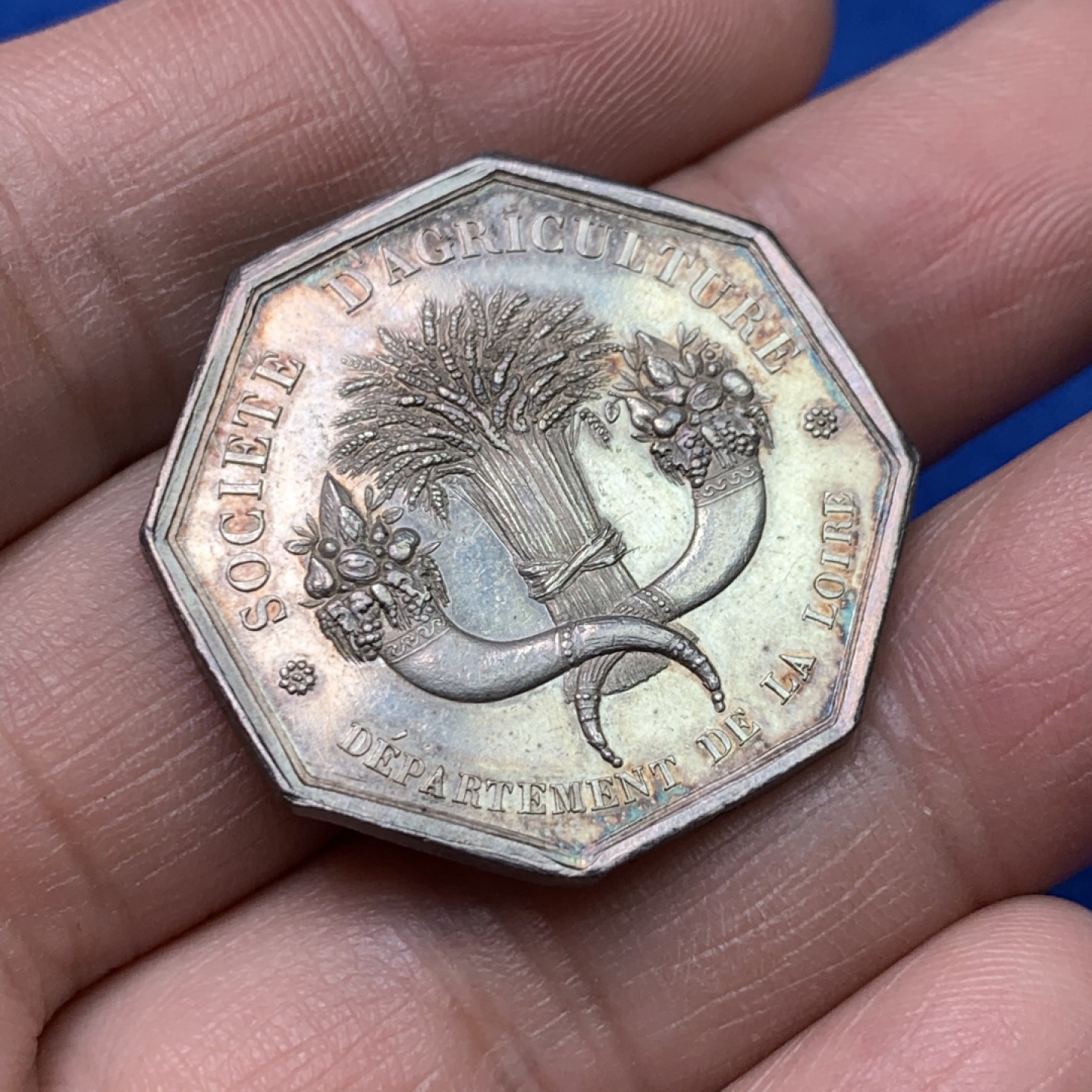 《竞宝斋》三少爷老婆本专场-第156场 (全场包邮) 法国1828年卢瓦尔省农业公司八角代用银币，油灯边铭，对边直径30.5mm，重量10.91g