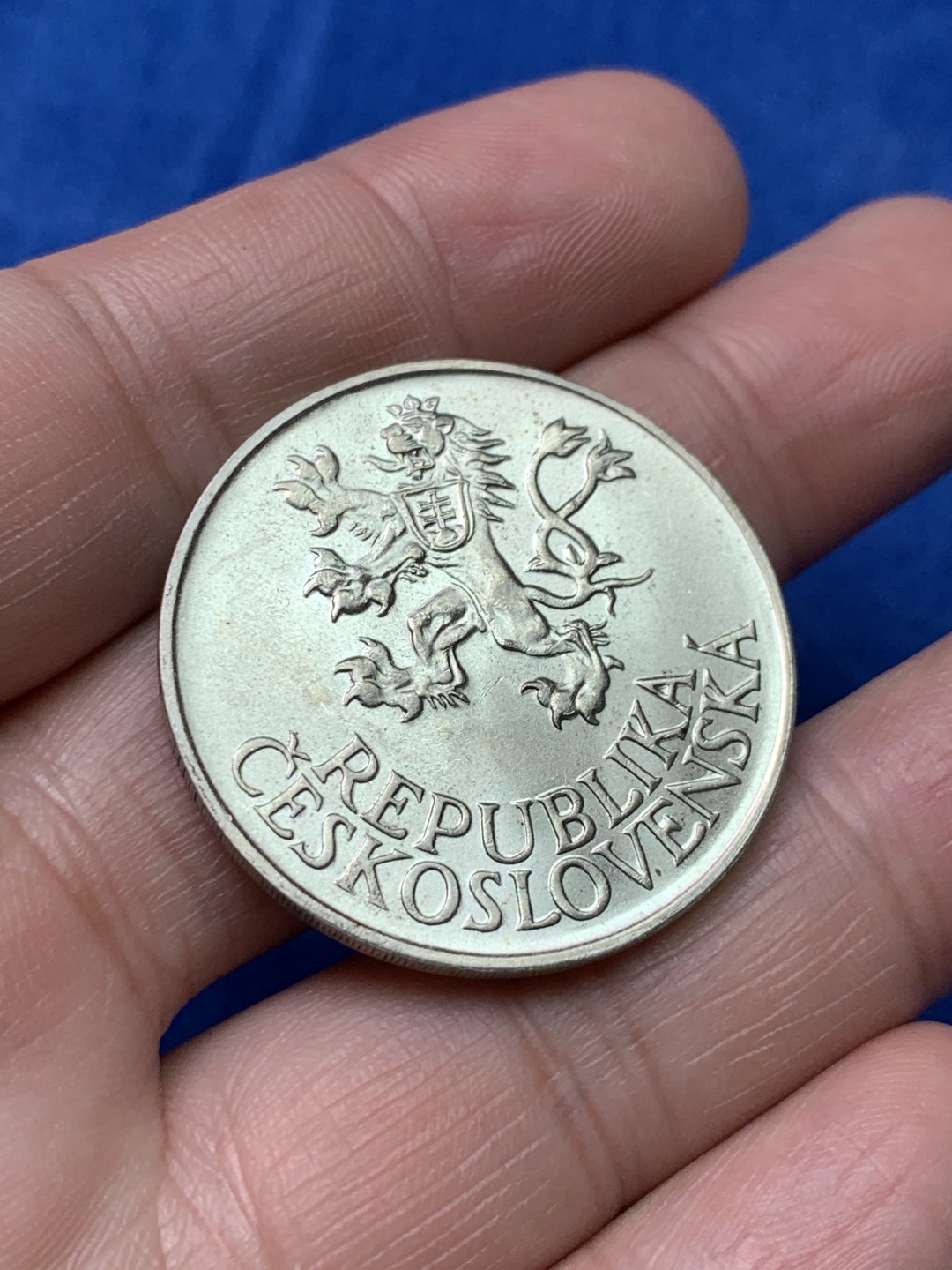 《竞宝斋》三少爷老婆本专场-第156场 (全场包邮) 捷克斯洛伐克1954、1955年25克朗银币一对，原光可评级好品相。500银，直径34mm，重量16g