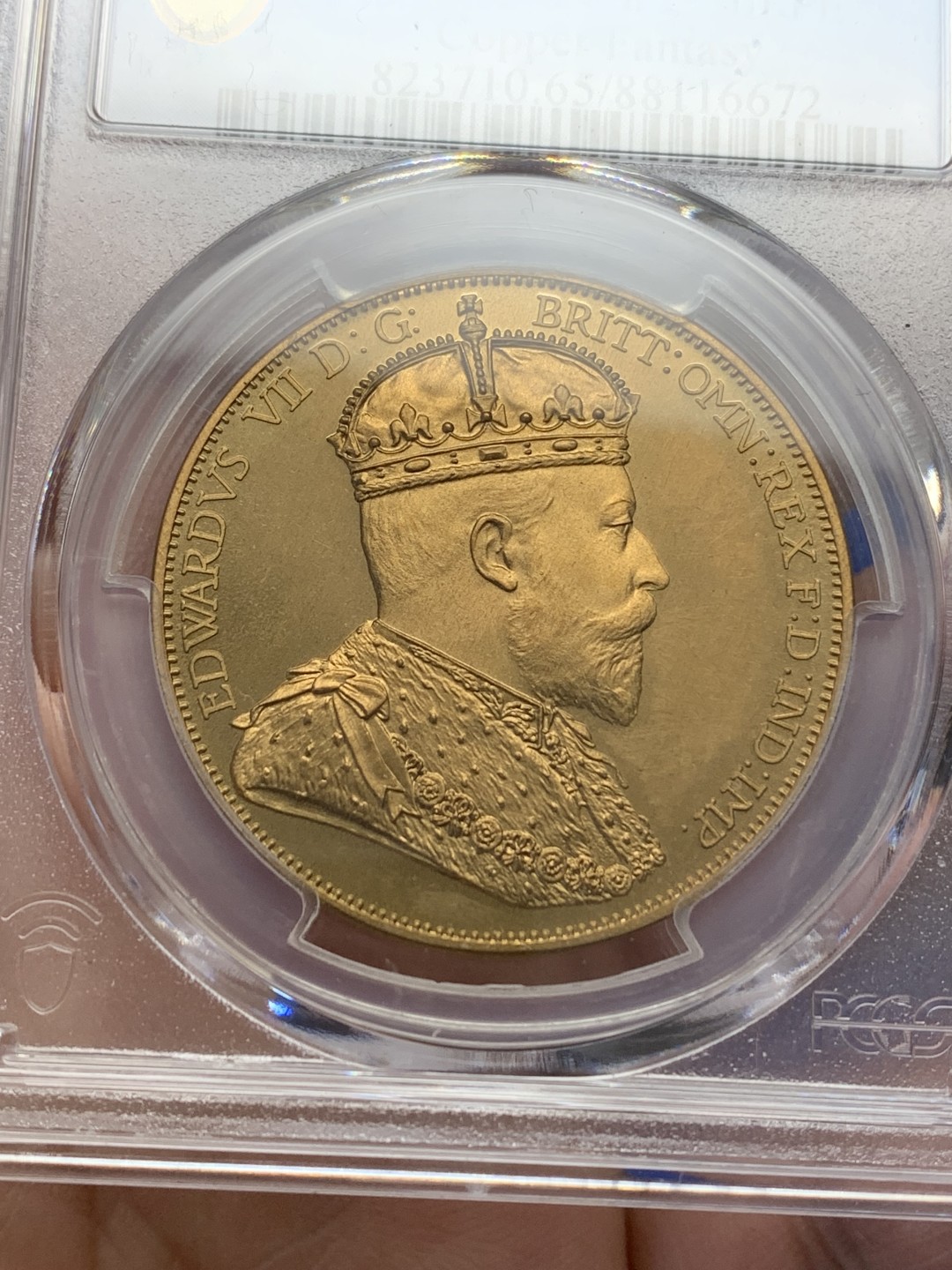 《竞宝斋》三少爷老婆本专场-第156场 (全场包邮) PCGS金盾 PR65RD 马恩岛“1901”年爱德华七世国王头像三条腿图案4先令精制大铜币，后铸珍惜币。唯一亚军分，上面仅有一枚冠军分