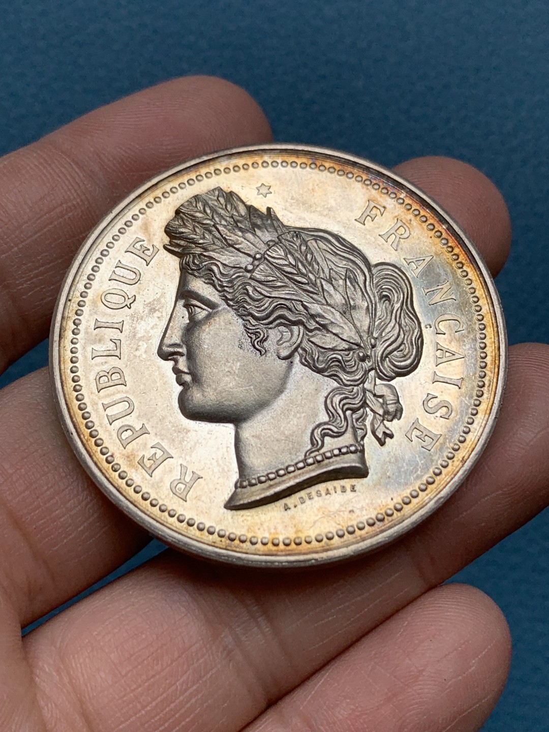 《竞宝斋》三少爷老婆本专场-第156场 (全场包邮) 法国20世纪初谷物女神头像农业大银章，丰饶角+ARGENT边铭，直径46mm，重量47.06g，带原盒