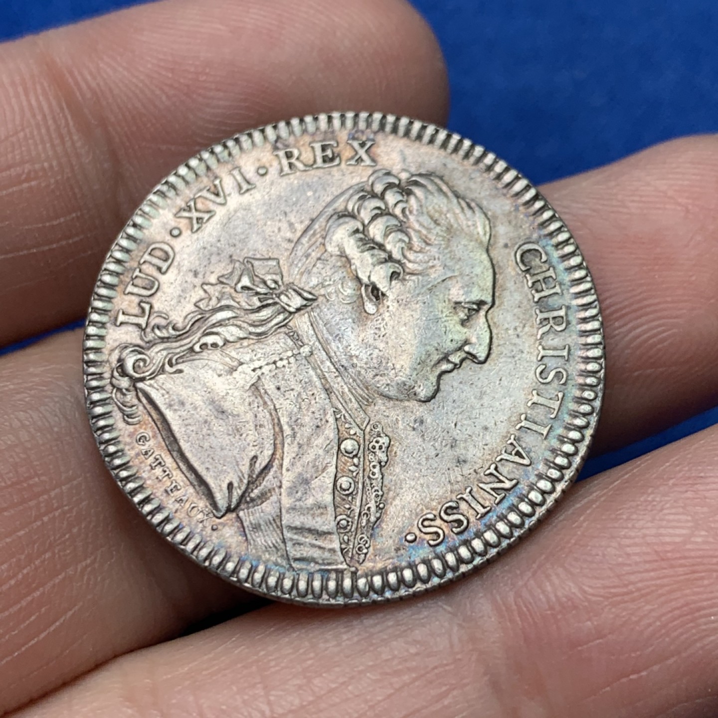 《竞宝斋》三少爷老婆本专场-第156场 (全场包邮) 法国1786年路易十六国王头像代用银币，直径31.5mm，重量10.69g。深打好品相