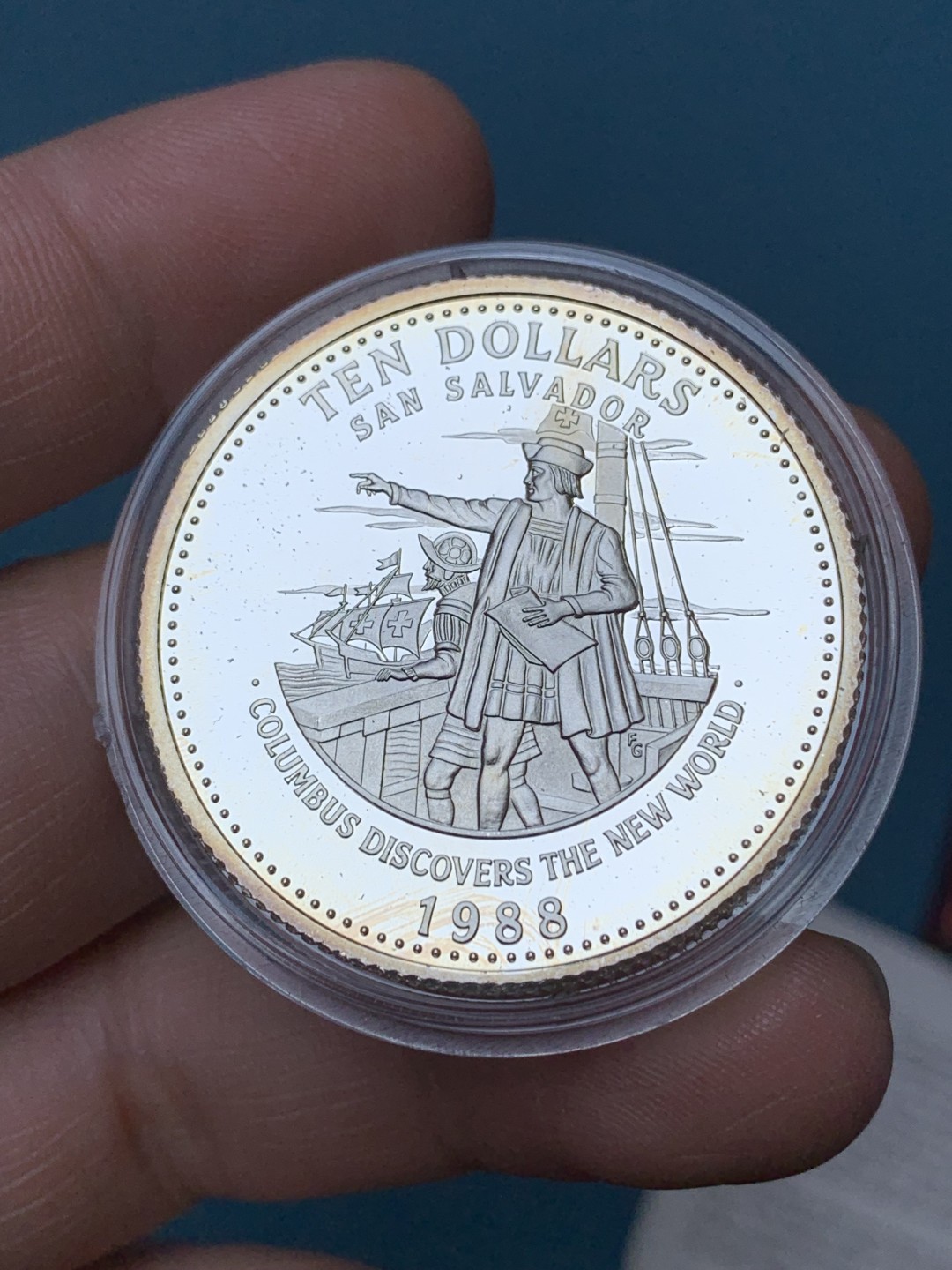 《竞宝斋》三少爷老婆本专场-第156场 (全场包邮) 巴哈马1988年10元精制大银币，原盒带证书