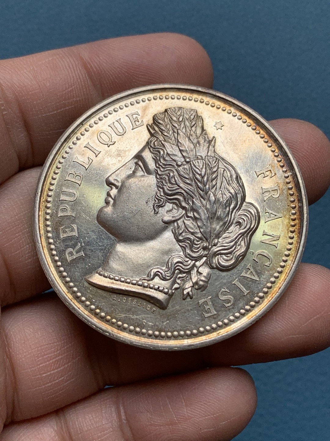 《竞宝斋》三少爷老婆本专场-第156场 (全场包邮) 法国20世纪初谷物女神头像农业大银章，丰饶角+ARGENT边铭，直径46mm，重量47.06g，带原盒